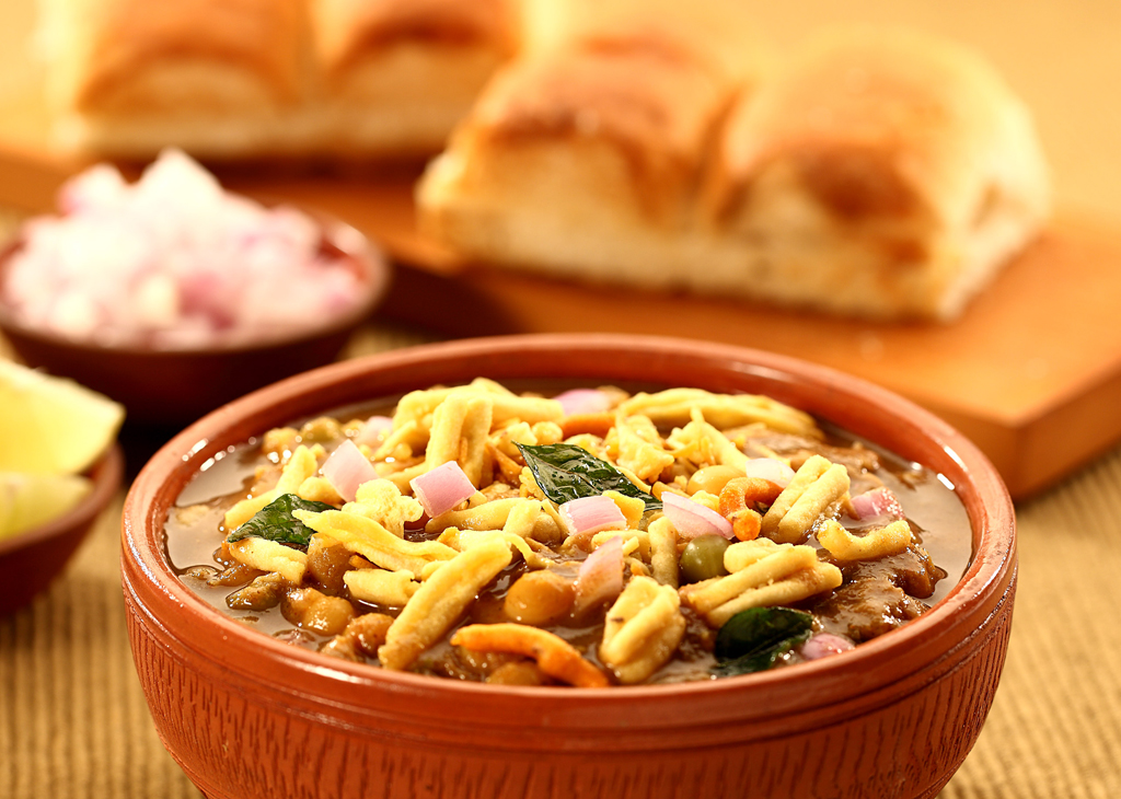 Top 8 local food stalls offering the tastiest Misal Pav in Pune  