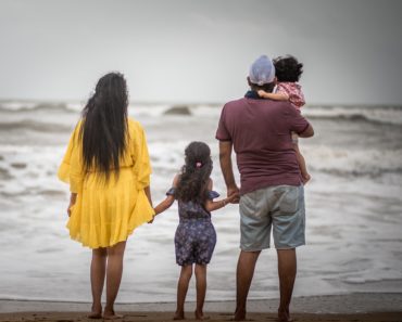 Beach photoshoot in Goa : Ideas to try out on your next vacation