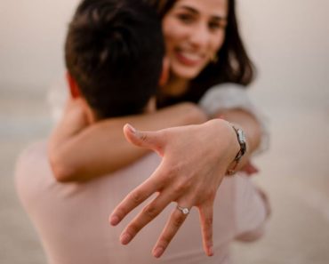 Who doesn’t love a sweet surprise! Surprise proposal in Goa – an interesting way to get your mate say a big YES!
