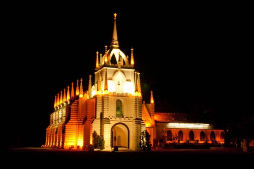 mae-de-deus-church-at-night-saligaon