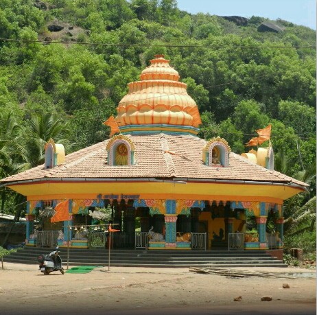 historical-places-in-goa-ajoba-temple-keri