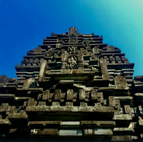 historical-places-in-goa-tambdi-surla-temple