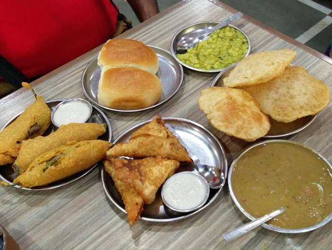 Budget Eats at Cafe Bhonsle, Panjim, Goa