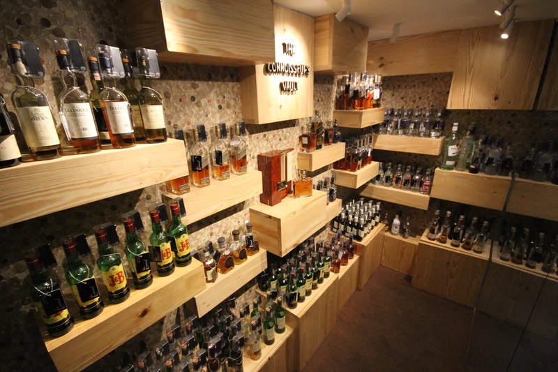 Connoisseurs Vault at Lounge Terminal, Panjim, Goa - Pubs and lounge bars in Goa