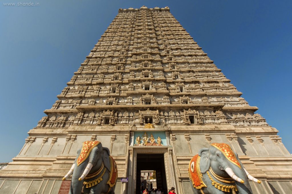 The 18-storeyed Raja Gopura at Murdeshwar, Karanataka
