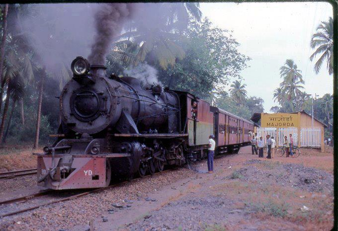 goa old photos - goa vintage photos - goa vintage car - goa vintage train - trains in Goa - steam train goa - steam locomotive goa