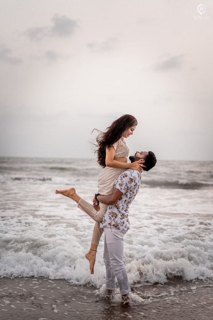 Top 10 Trending Couple Photoshoot Poses to bring out your chemistry on your  Goa trip  Lokaso your photo friend